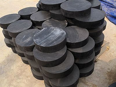 白碱滩板式橡胶支座由若干层橡胶片与薄钢板经加压硫化